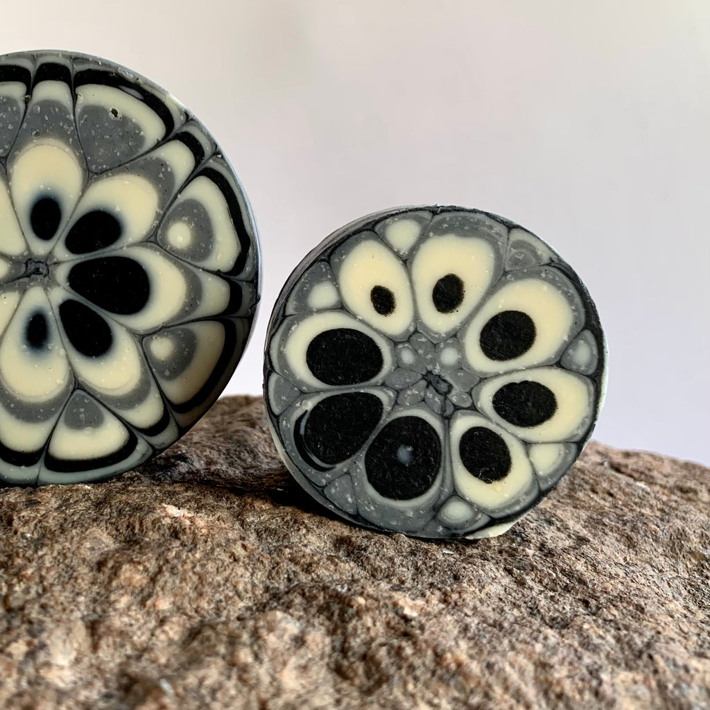 Mini mandalas ziepes sejai un ķermenim, baltais māls - ogle